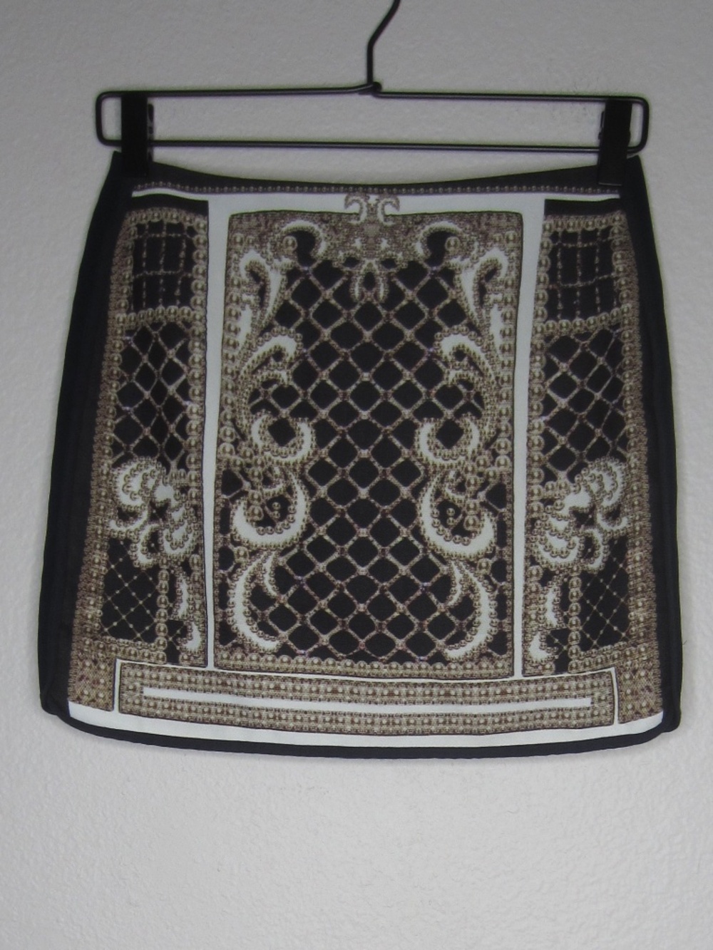 Stay With black skirt with baroque print - Size